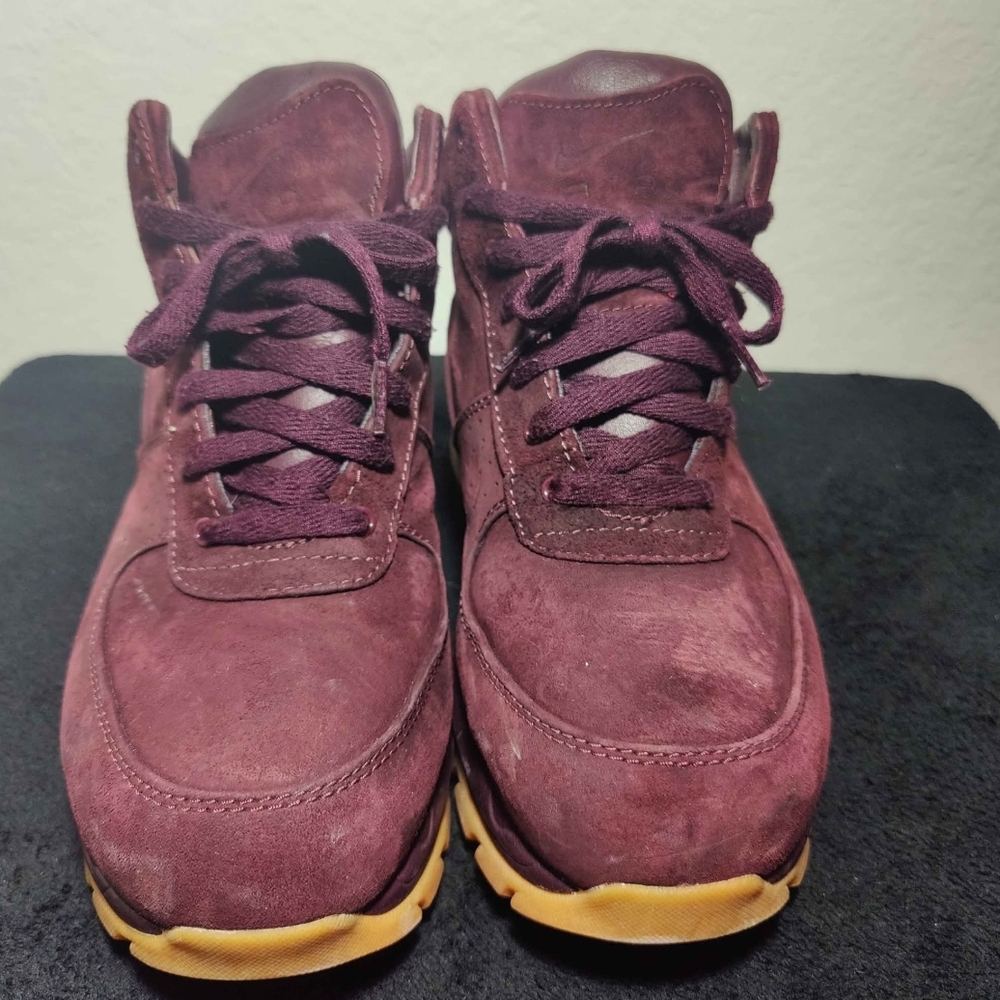 Nike Purple Sneakers - Picture 4 of 9